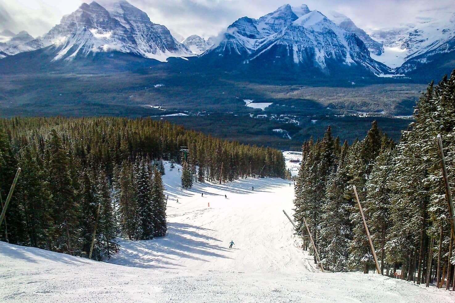 100 best things to do in Banff National Park, Canada - Ski at world class Lake Louise resort
