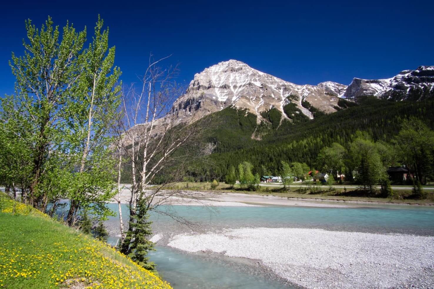 100 best things to do in Banff National Park, Canada - Visit Yoho National Park and its capital Field