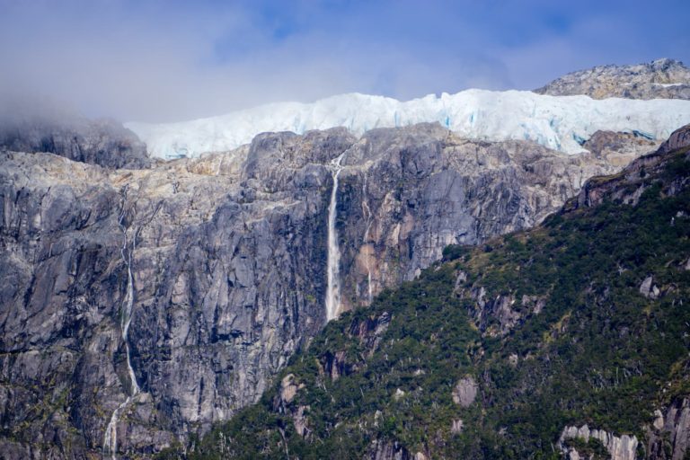 How to get the cheapest flights to Patagonia