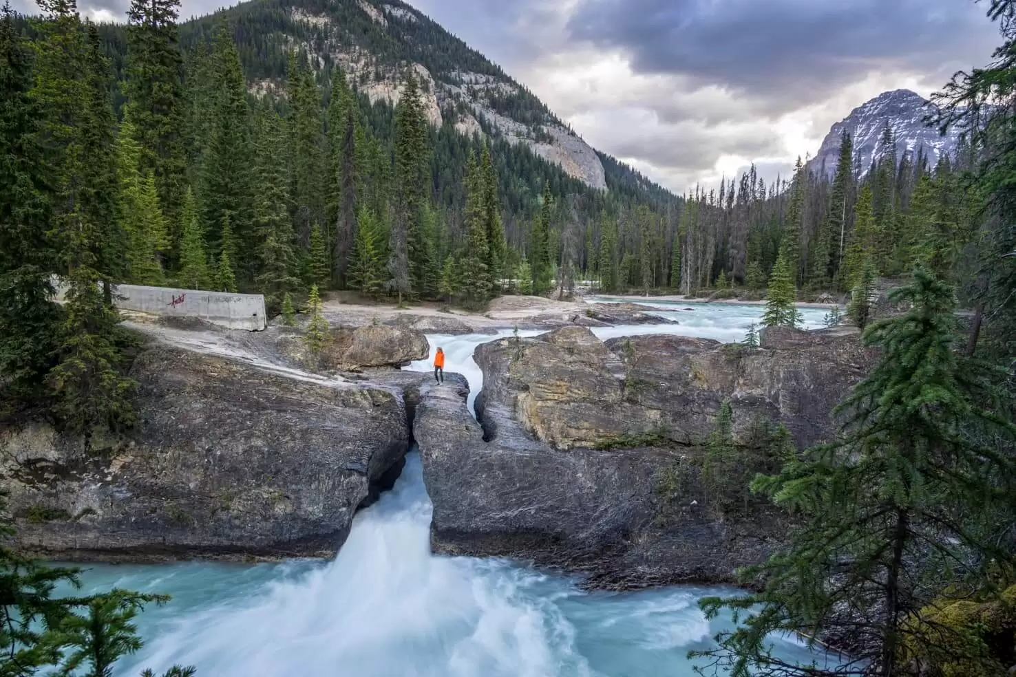 Adventure travel guide to Yoho National Park - Natural Bridge