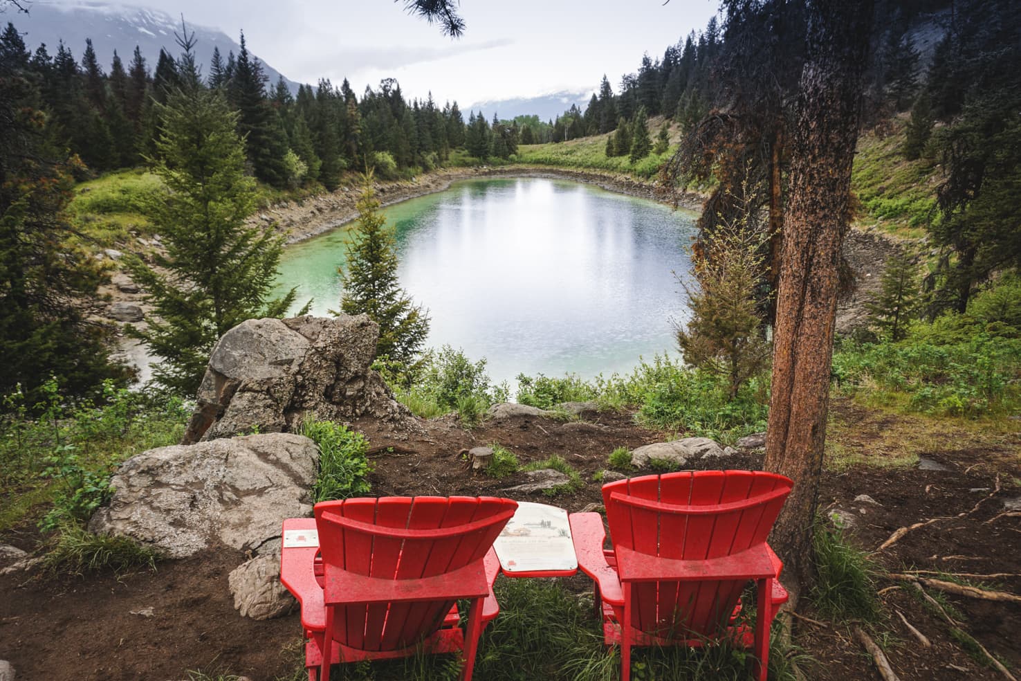 Things to do in Jasper National Park - 62 Take a photo in the iconic red chairs