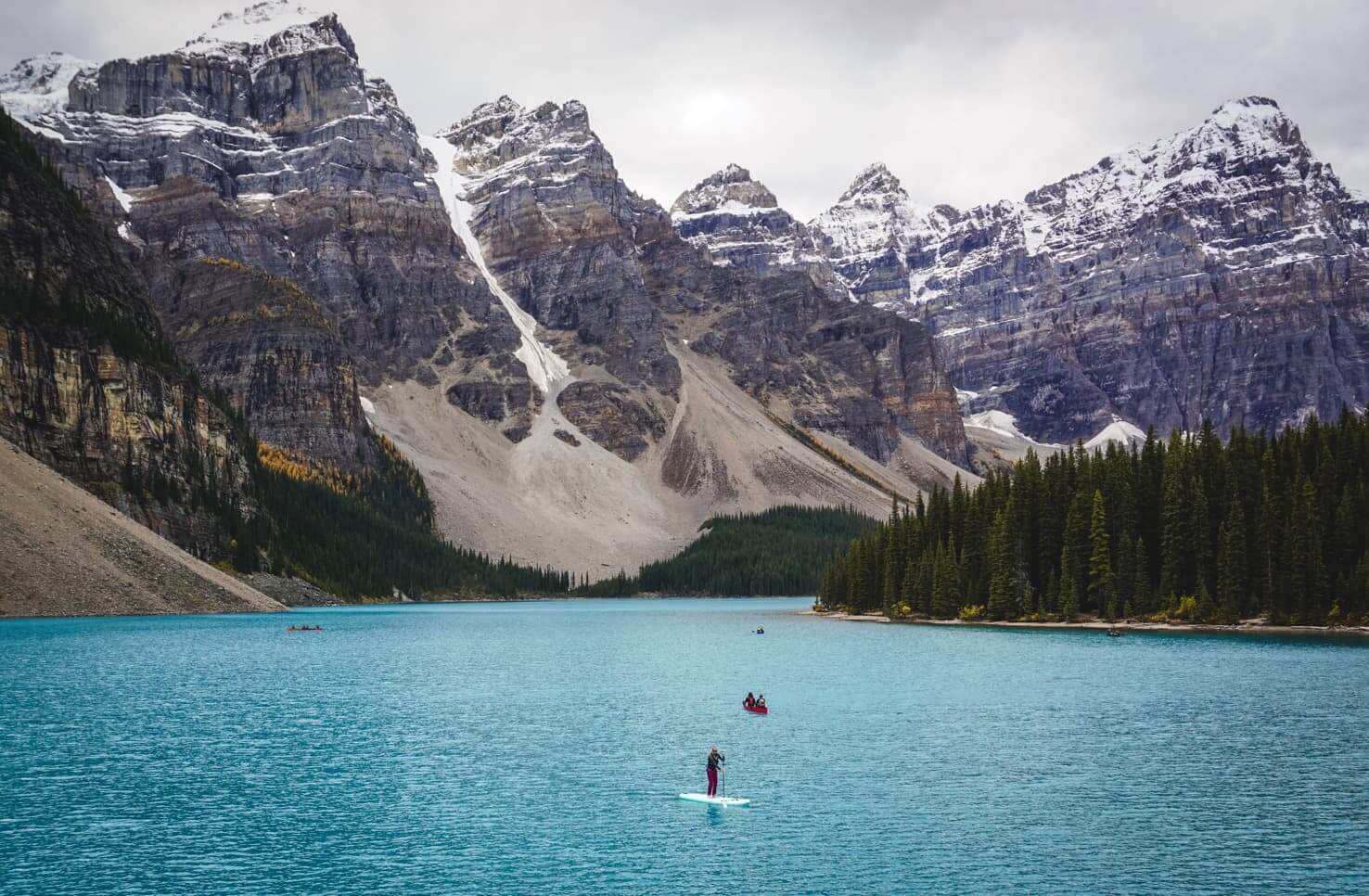 Stand up paddleboard on Moraine Lake